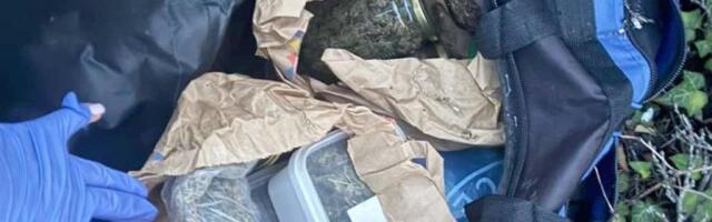 U KUĆI MU PRONAĐENO MNOGO DROGE, PIŠTOLJ, MUNICIJA... Uhapšen Kragujevčanin (56)