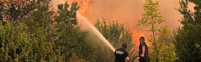 PRIČINJENA VELIKA ŠTETA, REČ JE O KOMPLIKOVANOM I OPASNOM POŽARU: Vatra kod pogona u Podgorici lokalizovana, služba zaštite i spasavanja dežuraće i tokom noći