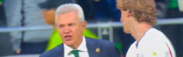 "Gordone, je*i se" Selektor Meksika na terenu opsovao Engleza, pa pao u smeh /VIDEO/