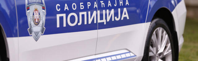 Prekršajna prijava protiv mladića zbog nasilničke vožnje kod Surčina