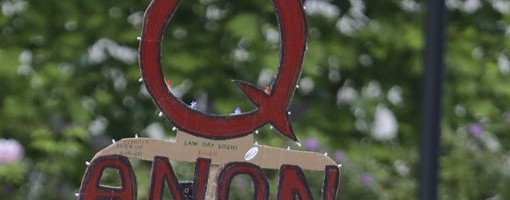 Izlazak teorija zavere Kjuanona iz Amerike