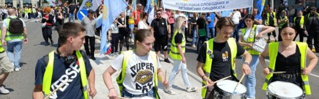 Kolona studenata i sindikata krenula ka Vladi Srbije (FOTO, VIDEO)