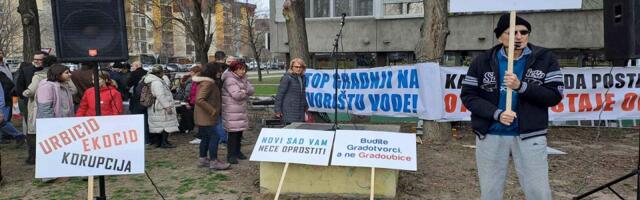 Novosađani protestovali na livadici kod Štranda zbog izgradnje crkve