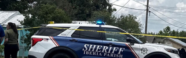 Возач улетео међу окупљене на паради у Луизијани