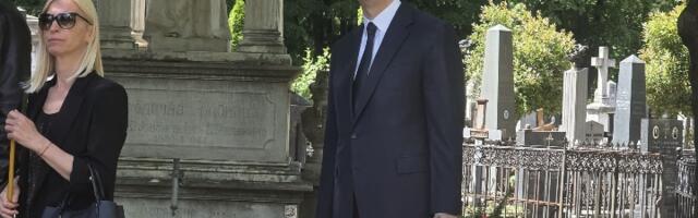Predsednik Vučić stigao na sahranu Vladimira Cvetkovića (VIDEO)