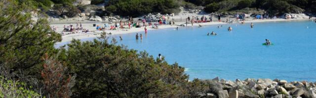 Italijanska plaža zabranila suncobrane za osobe od 10 do 65 godina