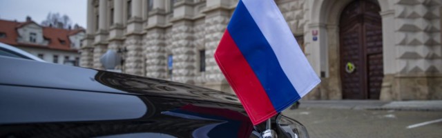 Češka proteruje 18 ruskih diplomata zbog eksplozije municije 2014. godine