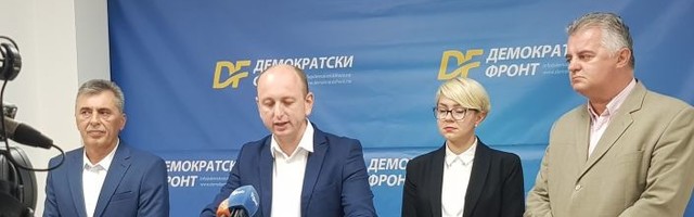 Кнежевић позвао Кривокапића да без одлагања потпише темељни уговор са СПЦ