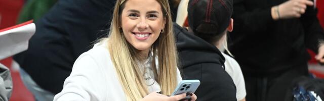 Prelepa Milica je nekad igrala za Zvezdu, a sad je došla u Arenu i navijala protiv crveno-belih! Atraktivna odbojkašica obradovala fanove fotkom na Instagramu – o njoj svi pričaju /FOTO/