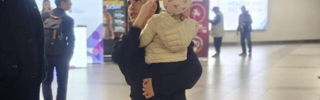 Lazić stigao sa ćerkom i Kaćom u Beograd: Ona izašla sama sa aerodroma, on ostao unutra