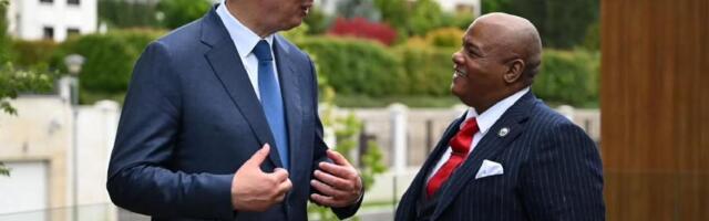O pastoru Marku Bernsu: Kako je Vučić postao 'duhovni diplomata'