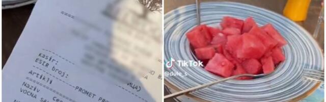 Svi dele račun iz beogradskog restorana i besni su: Pogledajte šta je ovaj gost dobio na tanjiru pod stavkom "voćni miks" za 1.650 dinara!