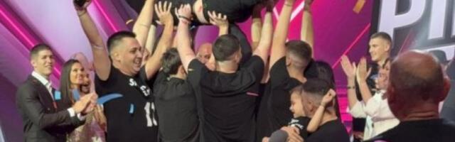 PPBEDNIK "PINKOVIH ZVEZDA" OTKRIO POL BEBE! Emocije na vrhuncu - evo šta čekaju Stefan i lepa Jovana! (VIDEO)