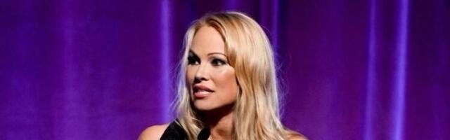 Pamela Anderson objasnila muškarcima kako da uzbude devojke