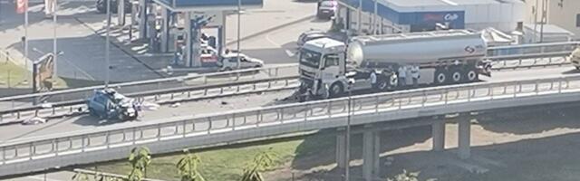 Preminula devojčica kojoj su u nesreći na Ložioničkom mostu poginuli sestra,deda i baba