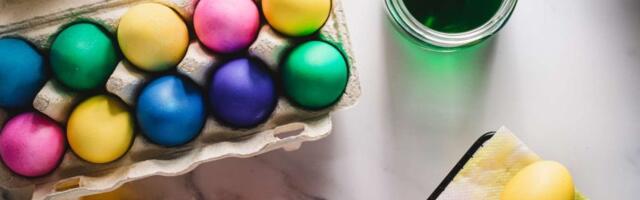 Zašto se baš za Uskrs farbaju jaja i kako to da ih donosi zec a ne kokoška?