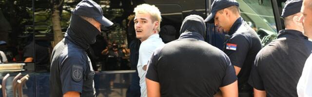 Akademski krizni centar pozvao na prestanak hapšenja mladih na protestima