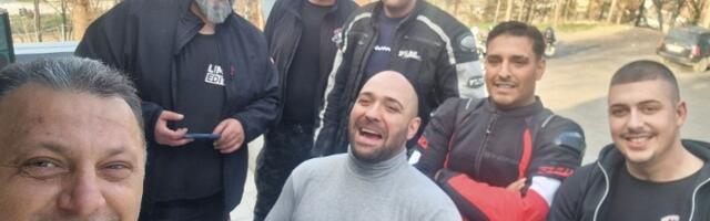 DIREKTNO SAZNAJE! BAJKERI NA MOTORIMA ispraćaju brata Darka Lazića uz POSEBNU POČAST!