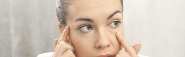 PODOČNJACI ĆE NESTATI ZA ČAS! Ako imate problem sa TAMNIM KRUGOVIMA ispod očiju - ovi saveti su SPAS!