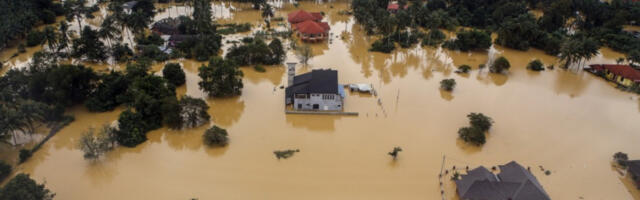 Због поплава евакуисане хиљаде људи северно од Хонолулуа