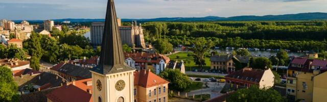 Dok je Zlatibor blokiran od turista, ovaj grad u Srbiji je prazan: Ljudi nema na ulici, fotografije govore sve
