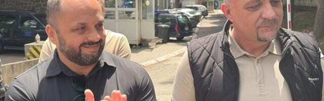 RADOJEVIĆ I ZAPOROŽAC PUŠTENI IZ POLICIJSKE STANICE! Privedeni jer su prefarbali zeleni znak:  "Samo smo radili svoj posao i sprovodili legalne odluke opštine"