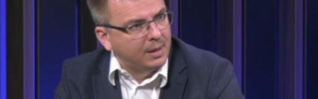 Опозиција у две колоне: Парандиловић свима поручио да су политички неписмени