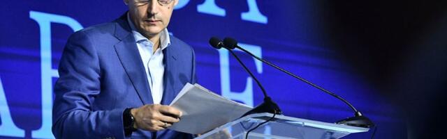 Građani ispred stana ministra Zlatibora Lončara