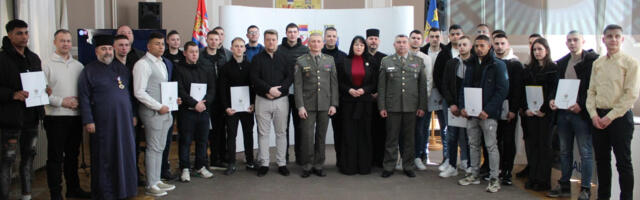 Uručeni ugovori za dobrovoljno služenje vojnog roka