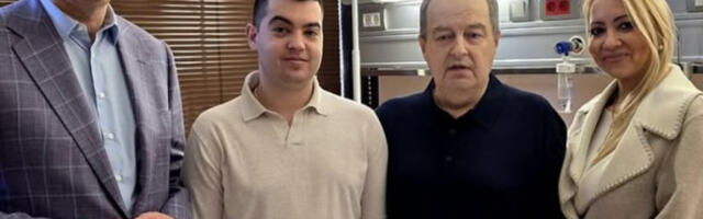 Вучић: Дачић излази из болнице, хвала лекарима који су бринули о њему