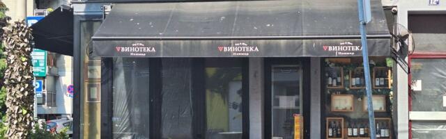 RACKETEERS STRIKE AGAIN? After bomb attack, windows of Vinoteka store in Belgrade broken!