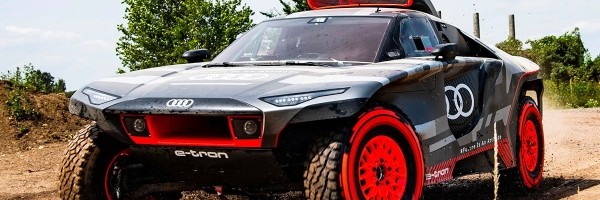 Audi predstavlja svoju novu besnu mašinu kreiranu posebno za Dakar reli