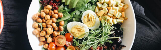 Prolećne obrok salate pune vlakana koje ćete obožavati