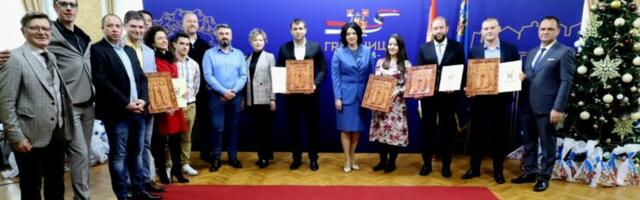 Nagradu za najveći doprinos lokalnom ekonomskom razvoju Grad Niš dodelio JP Aerodrom Niš
