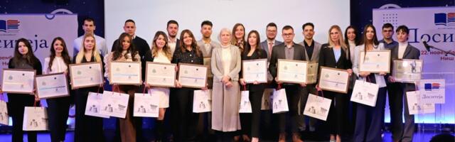 Stipendistima “Dositeje” dodeljene plakete u Naučno-tehnološkom parku Niš