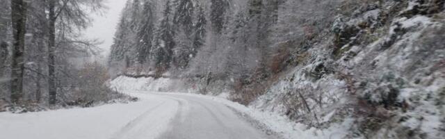 SNEŽNO NEVREME LOMI REGION: U Crnoj Gori ne prestaje da veje, na jugu i grmi (FOTO)