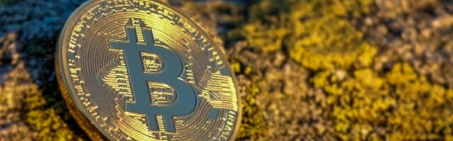 Биткоин порастао за 4,29 одсто на скоро 78.500 евра, благи опоравак на тржишту