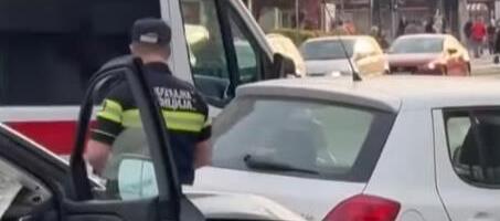 DVE ŽENE POVREĐENE, PREVEZENE U BOLNICU: Saobraćajna nesreća u Novom Sadu - pogledajte kako su uništeni automobili (VIDEO)