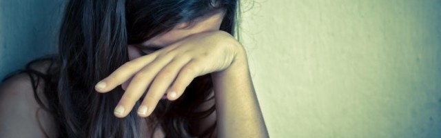 PAKLENI DETALJI UŽASA! Majka je silovanu devojčicu (12) dovela na pregled, a ono što je rekla tamo ŠOKIRALO JE LEKARE