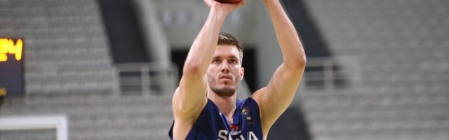 Težak poraz prvaka Evrope u Milanu: Armanijeva osveta, Petrušev jedina svetla tačka u Efesu