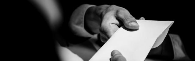 Pacijenti priznali da su mu davali mito; Uhapšen načelnik nefrologije VMA