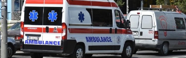 Muškarac teško povređen u saobraćajnoj nezgodi na Banjici