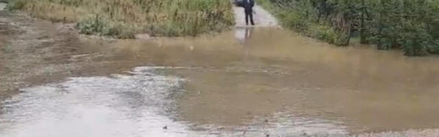 IZLILA SE REKA, BUJICA PROTUTNJALA SELOM! Obilne padavine napravile haos kod Ivanjice