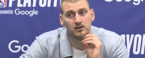 "SVE NEKA NEGATIVNA PITANJA" Američki novinari rešetali Jokića na konferenciji, a onda je usledio komentar na srpskom jeziku!