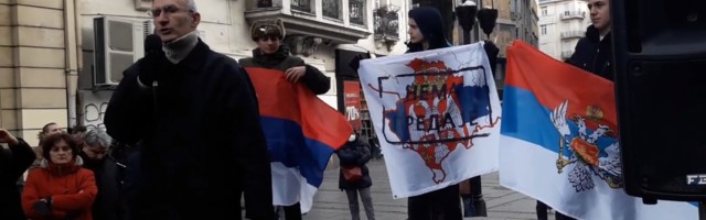 Protest ispred SANU, apel akademicima za smenu predsednika Kostića
