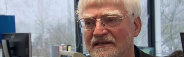 NEMAČKI LEKAR SAM NAPRAVIO VAKCINU PROTIV KORONE! Vakcinisao 100 "dobrovoljaca", efikasna 97 posto i NEMA NUSPOJAVA! /VIDEO/