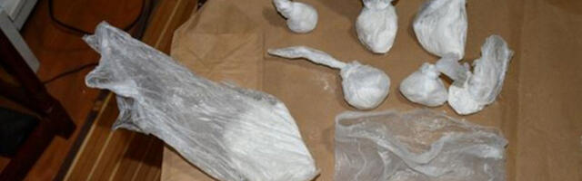 HAPŠENJE ZBOG NARKOTIKA Drogu prodavao, pištolj štekovao