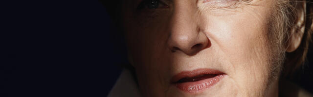 MERKELOVA ZAPALILA ALARM: Sledeći veliki rat biće Amerika protiv Evrope!