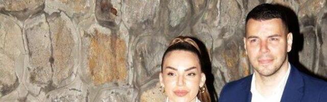 Slavlje u domu Ivane Pavković! Pevačica objavila dve emotivne fotke, pa se obratila dirljivim rečima!