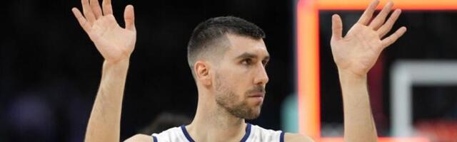 LUČIĆ IM SE SAMO SMEŠKA: Dobrić i Davidovac gledaju i ne veruju, moraju opet na parket Bajernove arene